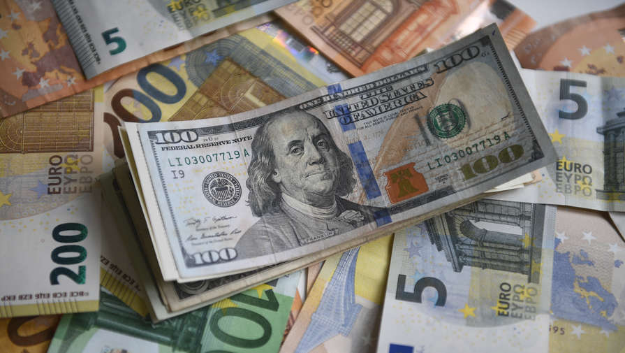 Экономист рассказал, как повлияет на россиян запрет ввоза долларов в РФ