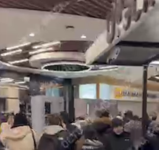 В московском ТРЦ эвакуируют посетителей