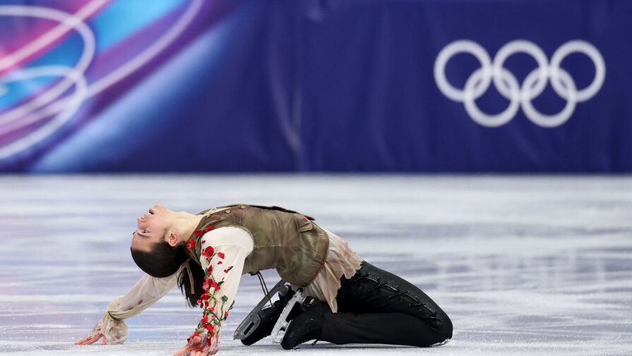 Болельщики Гуменника принесли на трибуны российский флаг на Олимпиаду