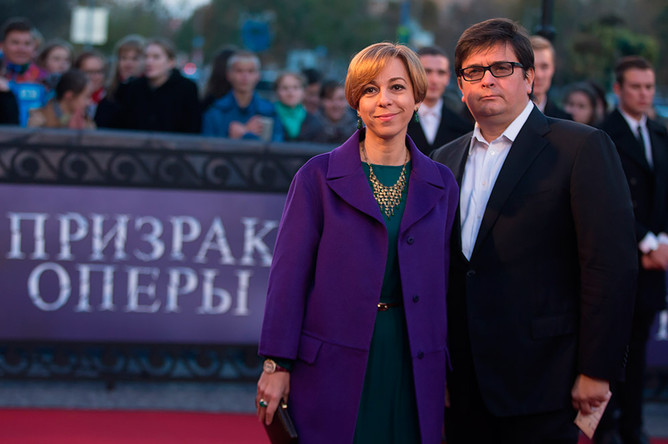 Телеведущая Марианна Максимовская с супругом, заместителем генерального продюсера телеканала «Вести» Василием Борисовым, перед премьерой мюзикла «Призрак оперы», которая прошла на сцене МДМ