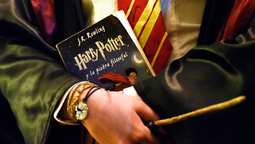 Нищета, депрессия и младенец на руках: как Джоан Роулинг писала первую книгу о Гарри Поттере