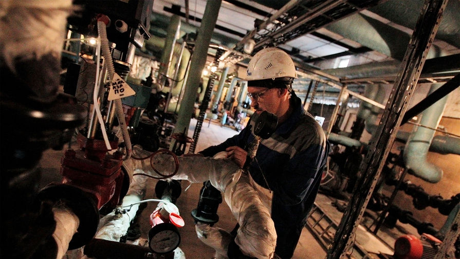 "Газпром" объяснил нежелание торговать газом на бирже началом отопительного сезона