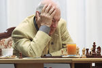 Виктор Корчной во время шахматного матча «Битва гигантов» с экс-чемпионом мира Борисом Спасским, 2009 год