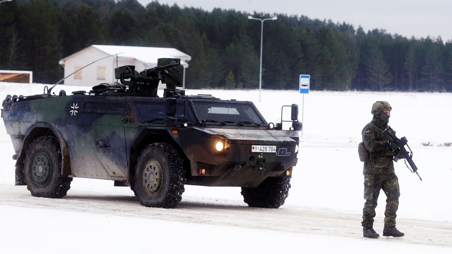 «Железный волк»: НАТО учится наступать и обороняться