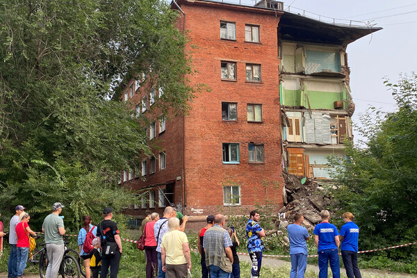 На&nbsp;месте обрушения пятиэтажного многоквартирного жилого дома в&nbsp;Омске, 12&nbsp;августа 2022&nbsp;года

