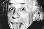 «Эйнштейн показывает язык». 1951 год
<br><br>Знаменитая фотография немецкого физика Альберта Эйнштейна, сделанная в день его 72-летия
