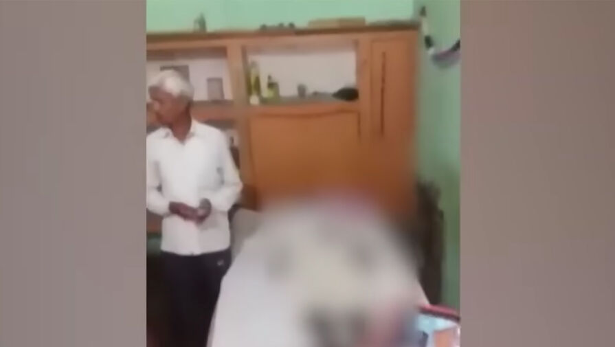 В Индии семья умершего мужчины год жила с его телом, думая, что тот находится в коме