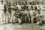 Уго Чавес с армейской бейсбольной командой 