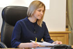Наталья Поклонская в своем рабочем кабинете