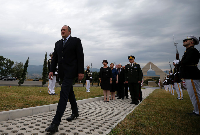 Президент Грузии Георгий Маргвелашвили во время поминальной церемонии на&nbsp;мемориальном кладбище Тбилиси 8&nbsp;августа 2015&nbsp;года