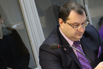 Адвокат Юрий Грабовский и его подзащитный россиянин Александр Александров (справа налево)