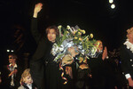 Триумф московского дизайнера Сергея Зверева в киноконцертном зале «Россия» под девизом «Красота спасет мир», 1994 год