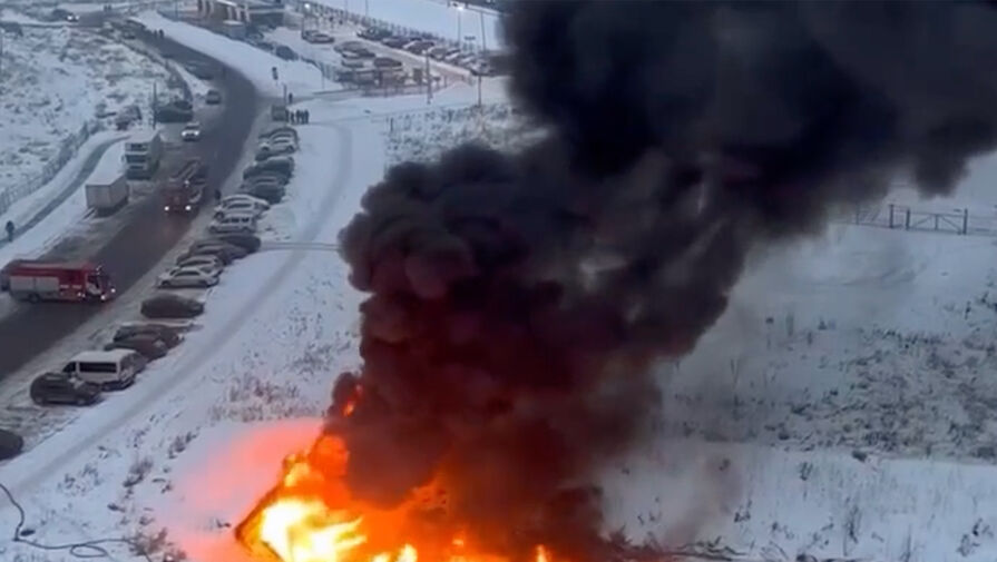 112: МЧС ликвидировало открытое горение на парковке в Новой Москве