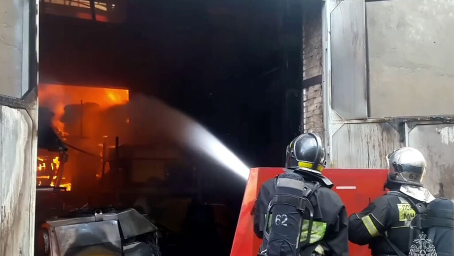 На юге Москвы локализовали пожар на складе