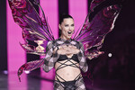 Супермодель Адриана Лима во время показа мод Victoria's Secret Fashion Show 2024. Нью-Йорк, США. 16 октября 2024 года. 