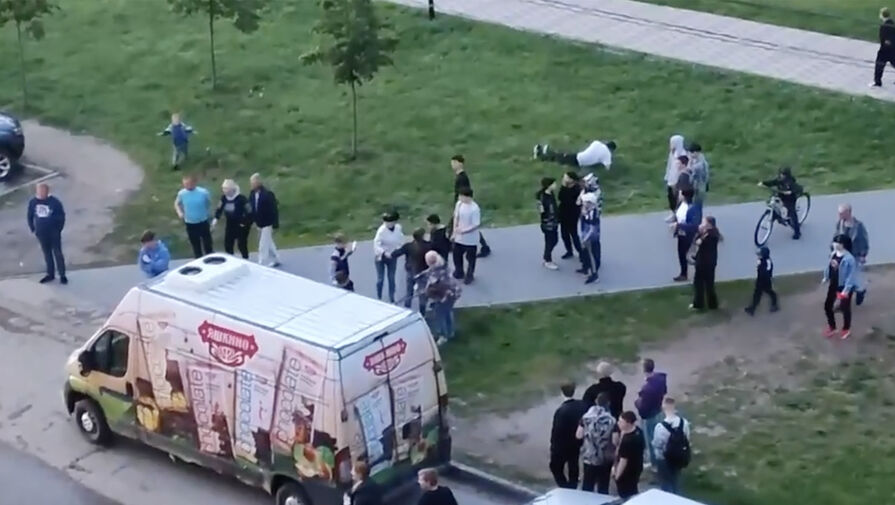 Жители Нижнего Новгорода устроили массовую драку на улице города