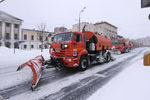 Работа снегоуборочной техники на Зубовском бульваре в Москве, 13 февраля 2021 года