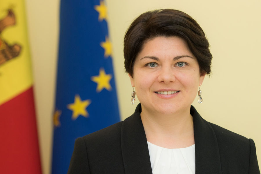 Премьер Молдавии назвала историческим моментом получение страной статуса кандидата в ЕС