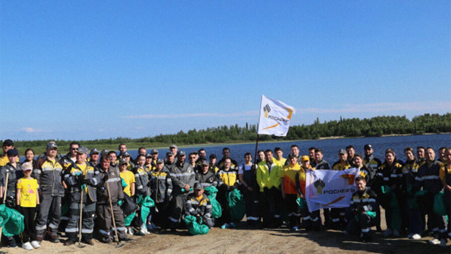 Волонтеры РН-Пурнефтегаза очистили 40 гектар побережья реки Пякупур от бытового мусора