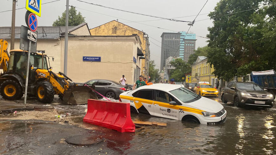 В Москве сервис доставки штрафует курьеров за отказ выполнять заказ во время урагана