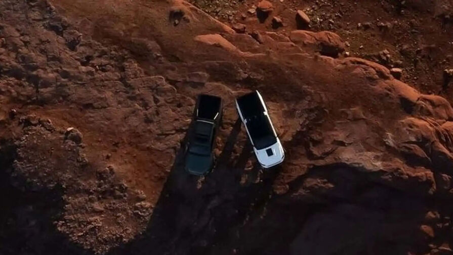 Toyota показала новое фото пикапа Tacoma в преддверии дебюта