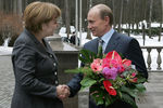 8 марта 2008 года. Ангела Меркель и Владимир Путин во время встречи в Ново-Огарево