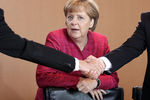 Ангела Меркель перед началом заседания кабинета министров, 2011 год