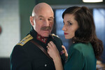 <b>«Макбет» (2010)</b>
<br><br>
Телевизионная адаптация «Макбета» тоже не обошлась без Патрика Стюарта. Правда, дело в ней происходит в Румынии 60-х годов, а образ властного Макбета перекликается с Чаушеску.
За эту роль Патрика Стюарта номинировали на приз Гильдии киноактеров за лучшую роль в телефильме или сериале.