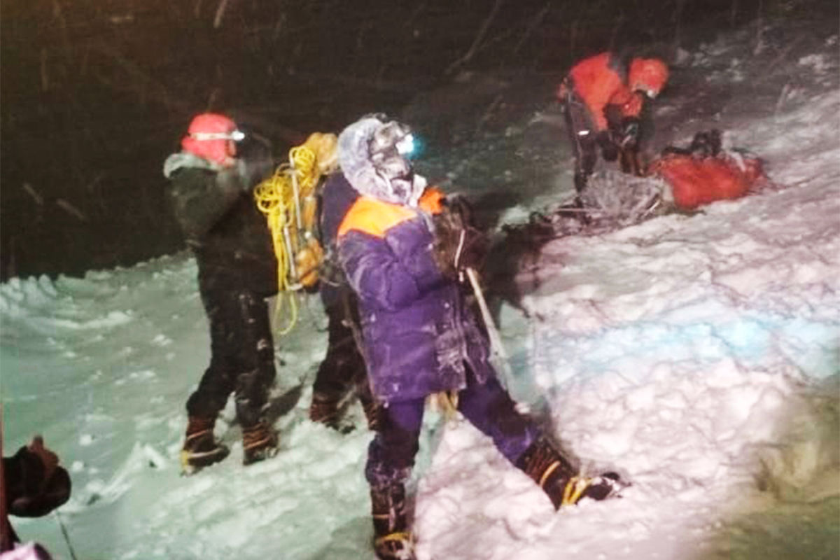 Поисково-спасательные работы на горе Эльбрус, где погибли несколько человек из группы альпинистов при восхождении в сложных метеорологических условиях, 24 сентября 2021 года