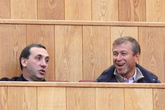 Роман Абрамович и Евгений Гинер на футболе