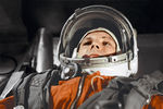 Юрий Гагарин в кабине космического корабля «Восток» перед полетом в космос 12 апреля 1961 года