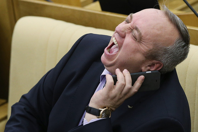 Заместитель председателя комитета Госдумы РФ по обороне Франц Клинцевич на пленарном заседании Государственной думы РФ