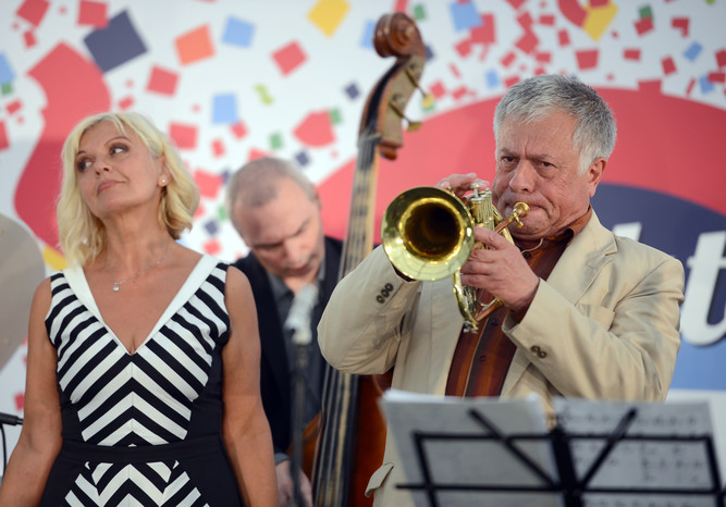 Певица Ирина Родилес и музыкант Виктор Арзу Гусейнов выступают на&nbsp;фестивале Koktebel Jazz Party в&nbsp;Москве
