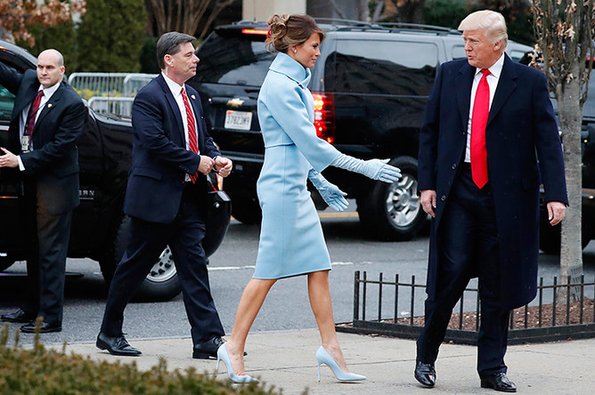 Дональд Трамп и его супруга Меланья около церкви перед инаугурацией в Вашингтоне, 20 января 2017 года