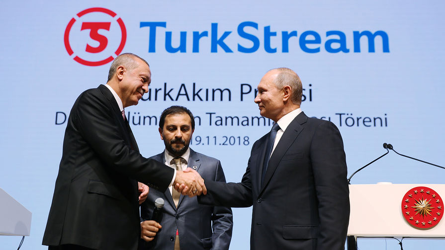 Президент Турции Реджеп Тайип Эрдоган и президент России Владимир Путин во время церемонии завершения строительства морского участка газопровода «Турецкий поток» в Стамбуле, 19 ноября 2018 года