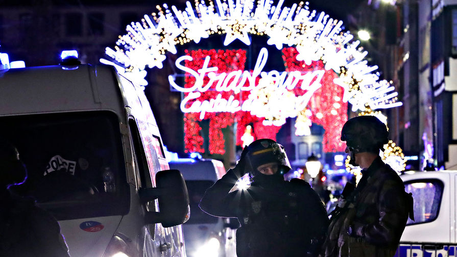 Полиция на&nbsp;месте стрельбы в&nbsp;Страсбурге, 11 декабря 2018 года 
