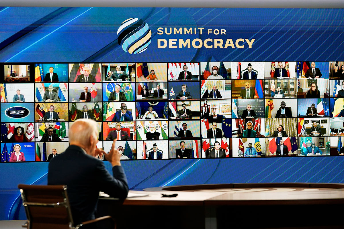 Президент США Джо Байден на «саммите за демократию», 9 декабря 2021 года