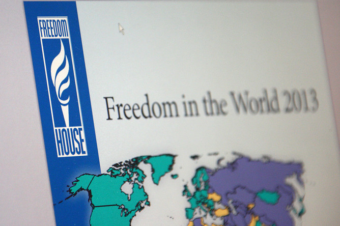 Freedom House в очередной раз констатировал ухудшение положения со свободами в России