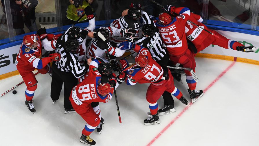Хоккеисты сборных России и Канады в&nbsp;матче Кубка Первого канала