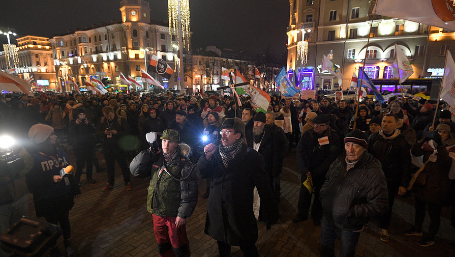 Участники акции протеста в&nbsp;центре Минска против интеграции с&nbsp;Россией, 20 декабря 2019 года