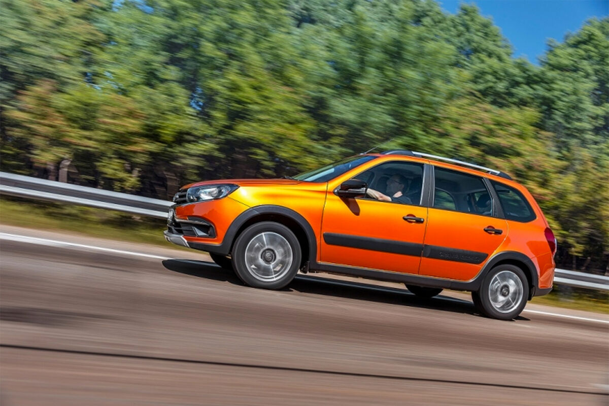 АвтоВАЗ» возобновит выпуск универсалов Lada Granta Cross - Газета.Ru |  Новости