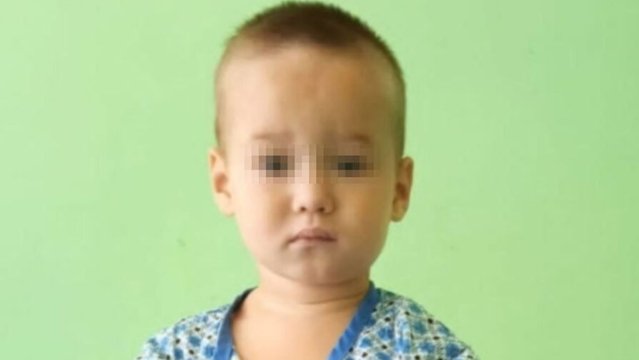 В Ростовской области местные жители отобрали ребенка у пьяной матери прямо на улице