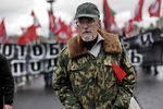 Лидер незарегистрированной партии «Другая Россия» Эдуард Лимонов во время проведения марша протеста «Антикапитализм-2012» в Москве, 2012 год