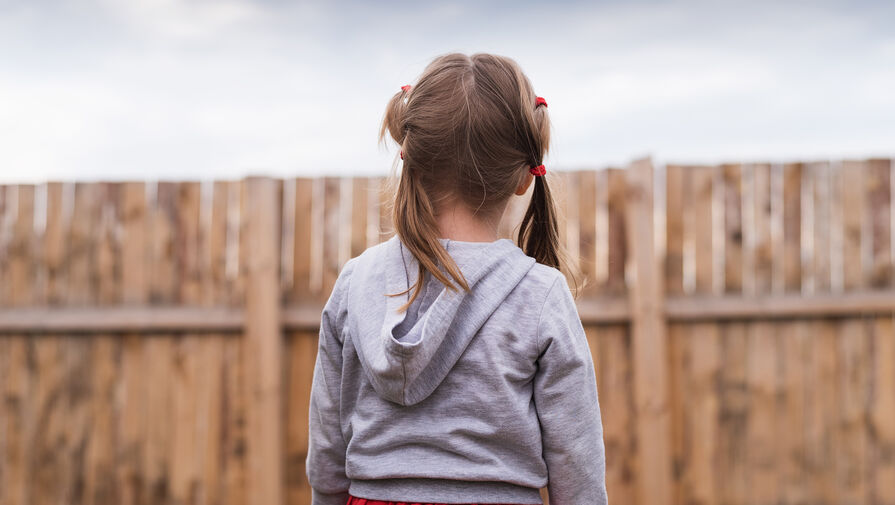 В Краснокаменске нашли на улице плачущую семилетнюю девочку 
