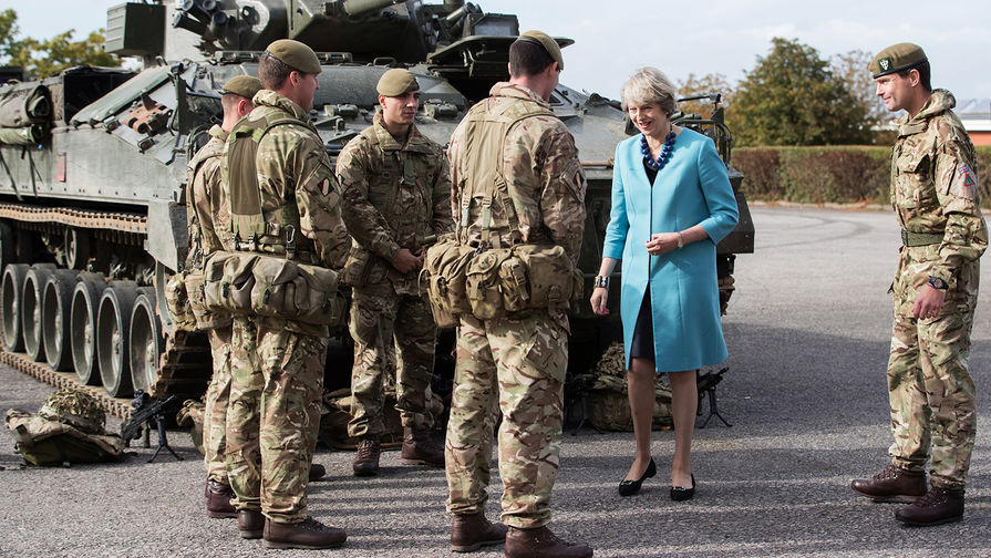 Премьер-министр Великобритании Тереза Мэй во время посещения лагеря Балфолк около Солсбери, сентябрь 2016 года
