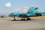 Су-34 выруливает на исполнительный старт