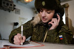 Радист-связист Новосибирского ракетного соединения на мобильном посту