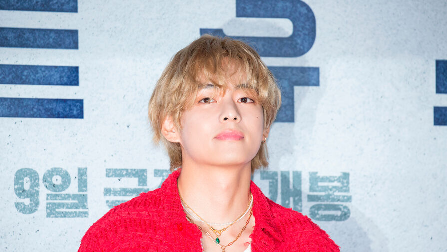Ви из BTS рассказал о реакции Чонгука на песни из своего сольного альбома