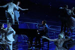 Джон Ледженд исполняет песню «City of Stars» из фильма «Ла-Ла Ленд» на церемонии вручения премий «Оскар»