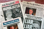 Нью-йоркские газеты после показаний президента США Билла Клинтона о романе с Моникой Левински, 18 августа 2018 года